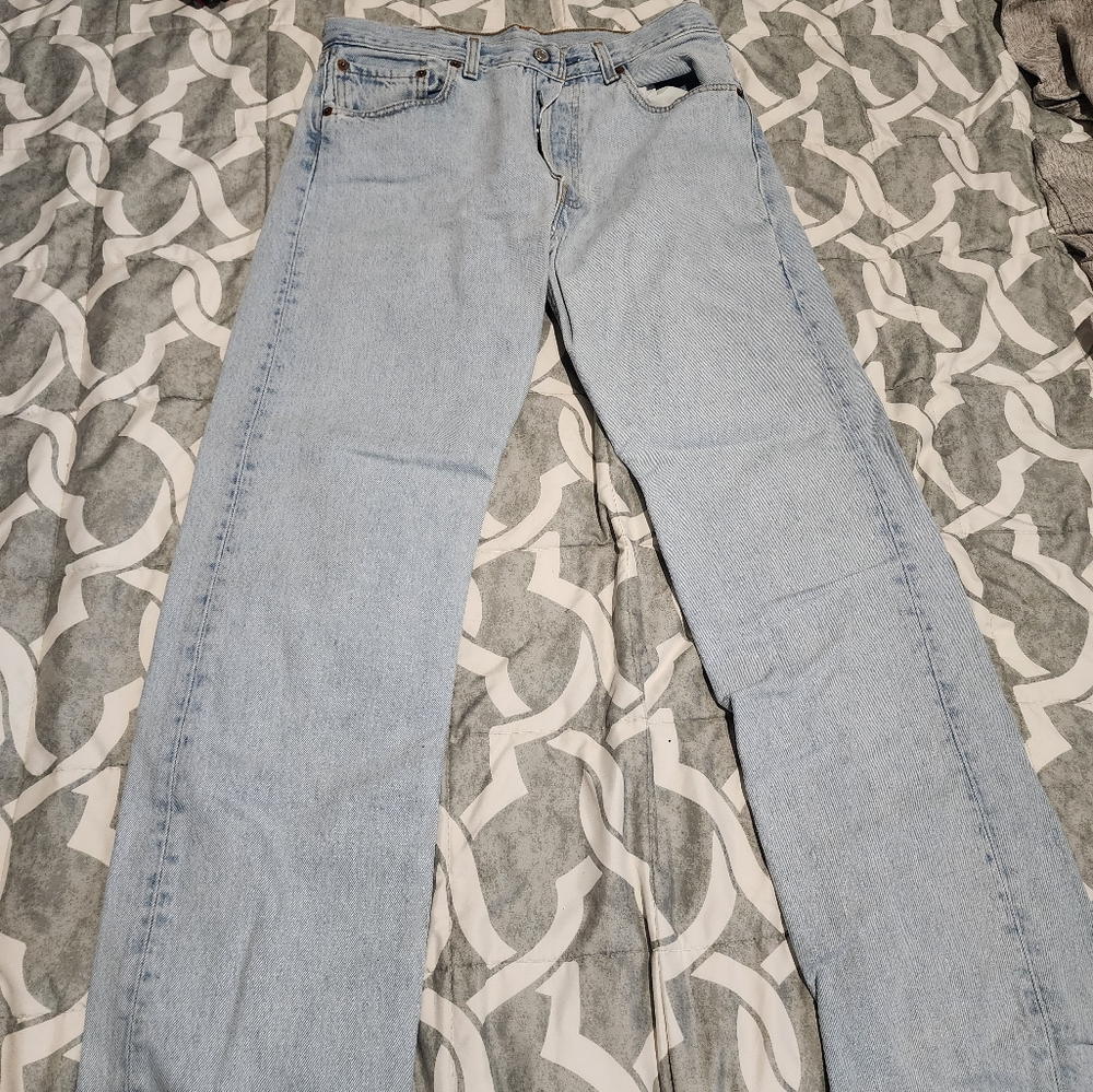 Light Jean Levi's